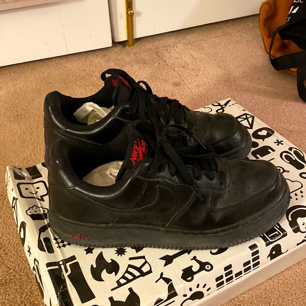 Black & Hot pink Women’s Air Force 1’s
